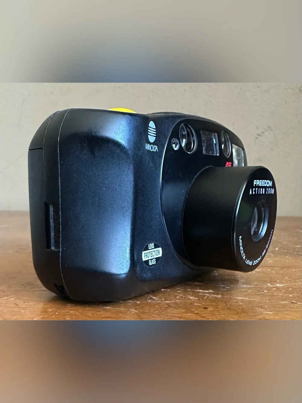 Minolta Freedom Action Zoom AF QD Point & Shoot 35mm Film Camera w/38-60mm Lens